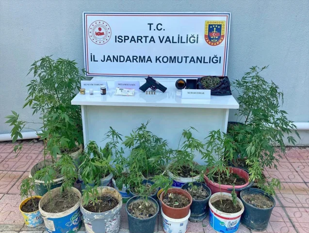Isparta'da Uyuşturucu Operasyonu Şarkikaraağaç'ta Büyük Darb...