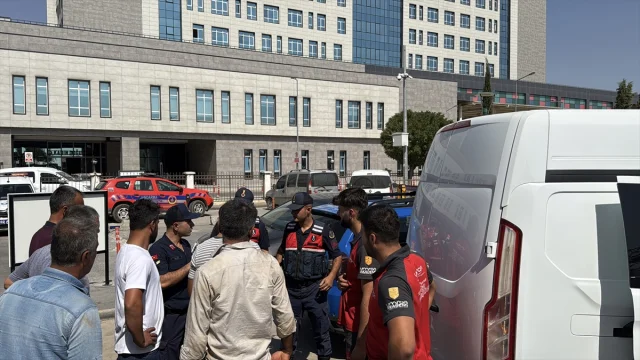Adıyaman'da Gerilim Dolup Taşıyor: Bıçaklı ve Sopalı Kavga 4 Yaralı