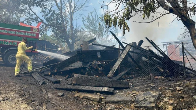 Çatalzeytin'deki Yangında Ev ve Ahır Küllere Döndü