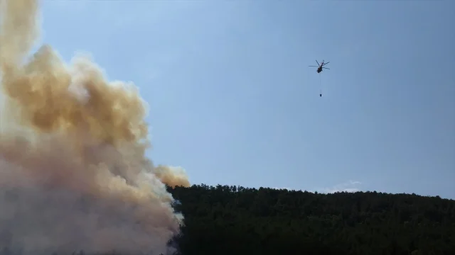 Karabük'te Yeniden Başlayan Orman Yangınına Müdahale Genişletiliyor