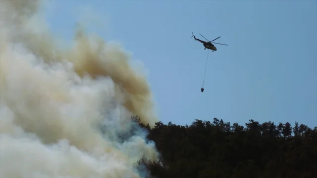 Karabük'te Yeniden Başlayan Orman Yangınına Müdahale Genişletiliyor