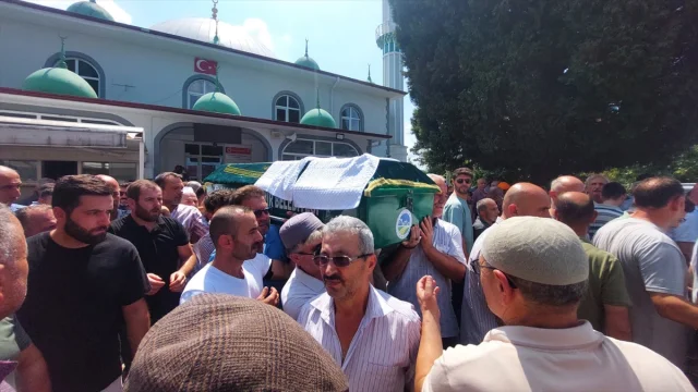 Sakarya'da Asansör Faciası: Eski Belediye Başkanı Gençağa Koç Hayatını Kaybetti