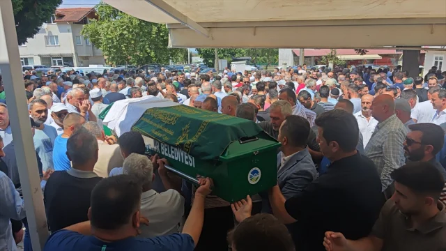 Sakarya'da Asansör Faciası: Eski Belediye Başkanı Gençağa Koç Hayatını Kaybetti