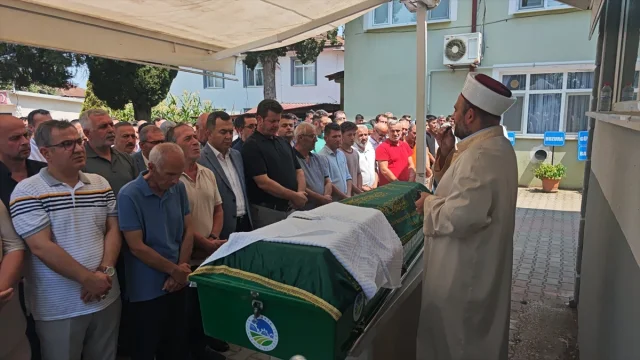 Sakarya'da Asansör Faciası: Eski Belediye Başkanı Gençağa Koç Hayatını Kaybetti