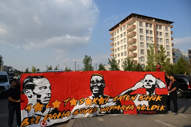 Galatasaray Gaziantep'te Taraftarlarıyla Buluştu