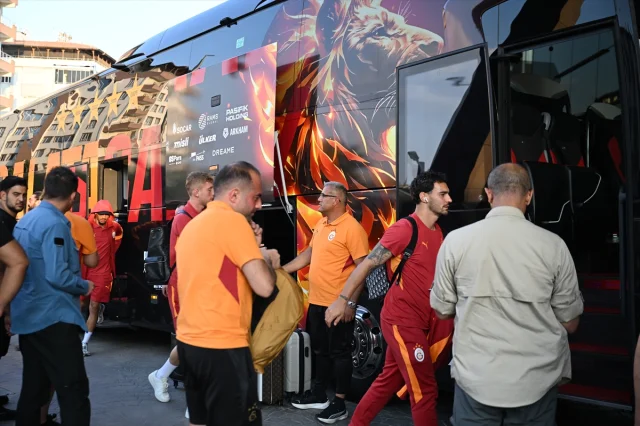 Galatasaray Gaziantep'te Taraftarlarıyla Buluştu