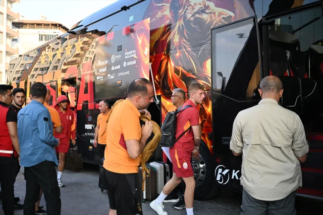 Galatasaray Gaziantep'te Taraftarlarıyla Buluştu