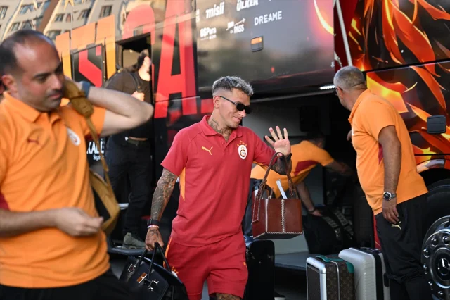 Galatasaray Gaziantep'te Taraftarlarıyla Buluştu
