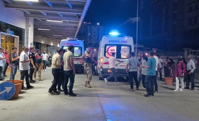 Siirt'te Akraba Aileler Arasında Silahlı Arazi Kavgası