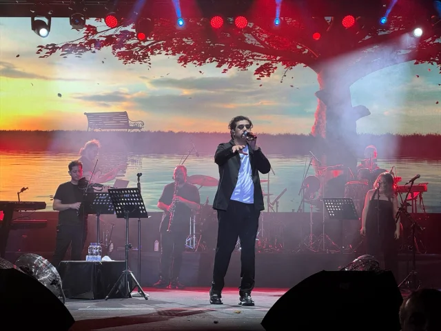 Kahramanmaraş'ta Ağustos Fuarı Bayhan'ın Performansıyla Şenlendi