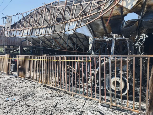 Diyarbakır'da Gece Yarıları Yükselen Alevler Traktörcüler Sitesini Vurdu