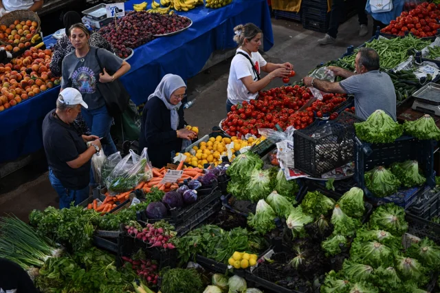 Semt Pazarlarında Kredi Kartı İle Alışveriş Dönemi Başlıyor