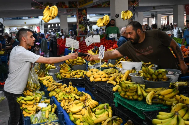 Semt Pazarlarında Kredi Kartı İle Alışveriş Dönemi Başlıyor