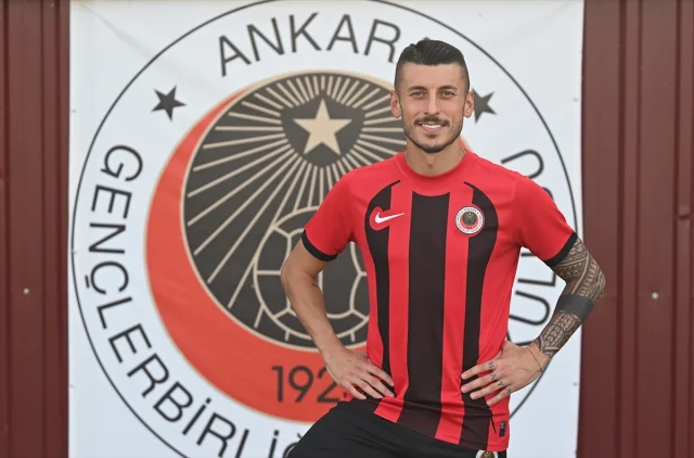 Metehan Mimaroğlu Gençlerbirliği'nin Gururu Oluyor