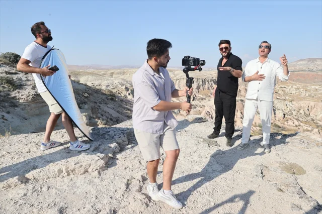 Rafet El Roman Kapadokya'da Yeni Klibi İçin Sete Çıktı