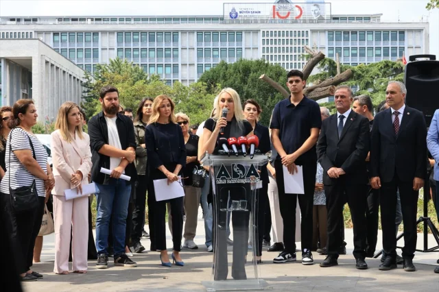 İBB Yolsuzluk Davasında Tutuklu Yakınlarından Saraçhane Parkı'nda Protesto