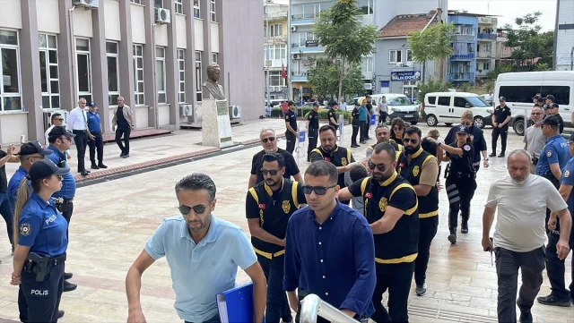 Aydın'da Üniversiteli Genç Kızın Ölümüyle İlgili Gözaltına Alınanlar Adliyede