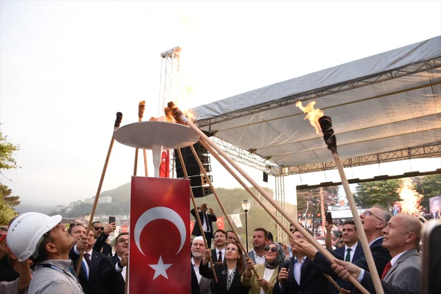 Amasra'da Doğal Gaz Müjdesi: Bakan Tunç'un Katılımıyla Tarihi Adım