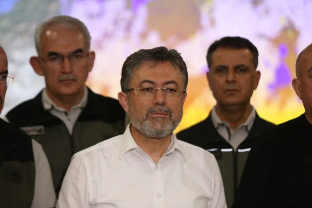 Çanakkale Yangınlarında Kritik Mücadele Sürüyor