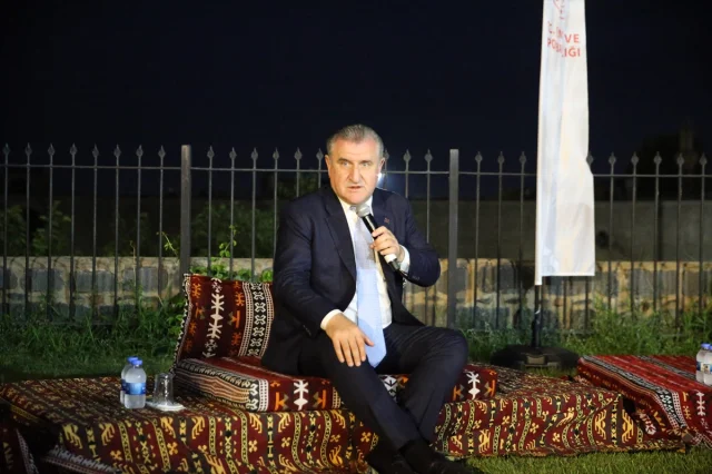 Diyarbakır'da Gençlik Buluşması: Bakan Bak'ın Konuşması ve Vizyonu