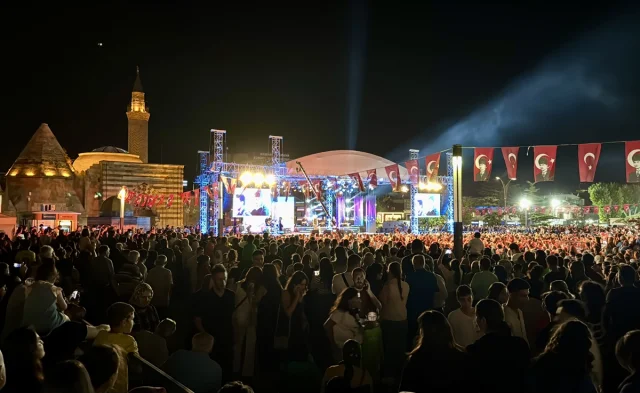 TRT Sanatçıları Kırşehir'de Büyüledi