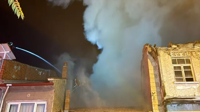 Kütahya Tavşanlı'da Çıkan Şiddetli Yangın Kontrol Altına Alındı