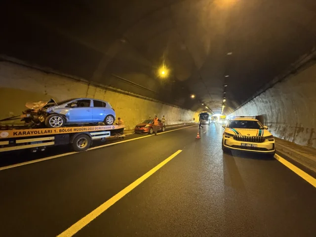 Anadolu Otoyolu'nda Trafik Kazası Kaosa Yol Açtı