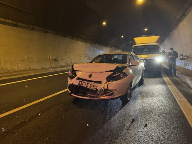 Anadolu Otoyolu'nda Trafik Kazası Kaosa Yol Açtı