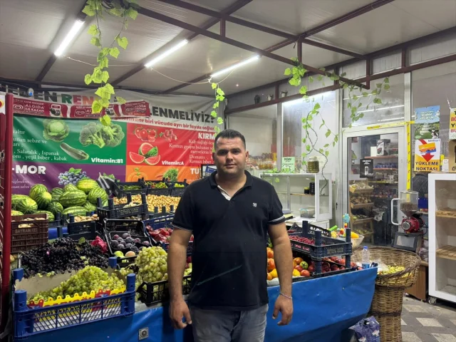 Adana'da Market Çalışanına Saldırı: Güvenlik Kamerası Anbean Kaydetti