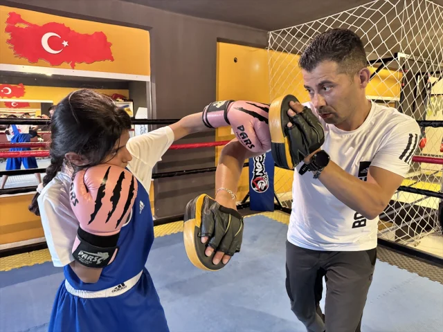 Genç Sporcu Eylül Gürgen Boks Ringlerinde Parlıyor
