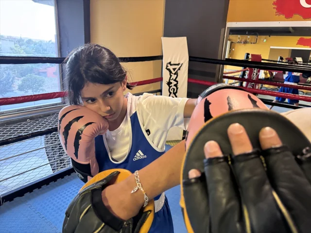 Genç Sporcu Eylül Gürgen Boks Ringlerinde Parlıyor