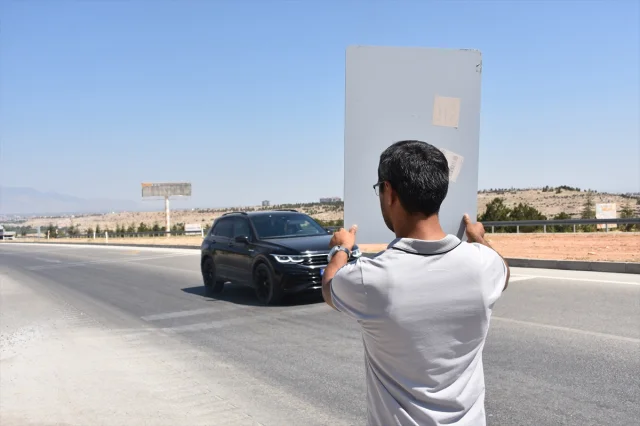 Karaman'da Akademisyen Çevre Bilinci İçin Çöpleri Topladı