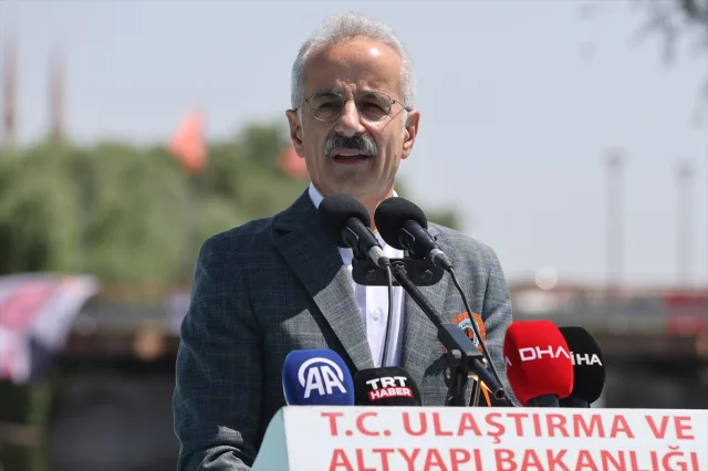 Ulaştırma Bakanı Uraloğlu, Tarihi Avanos Köprüsü'nü Açtı