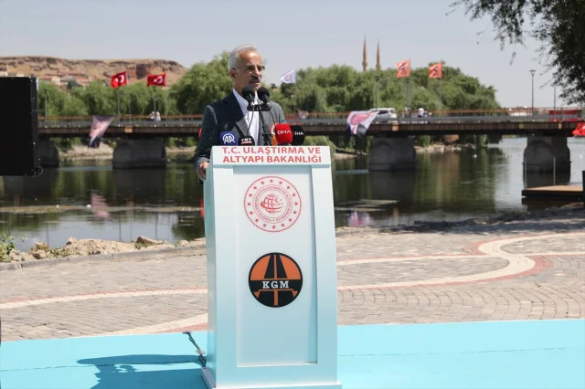 Ulaştırma Bakanı Uraloğlu, Tarihi Avanos Köprüsü'nü Açtı