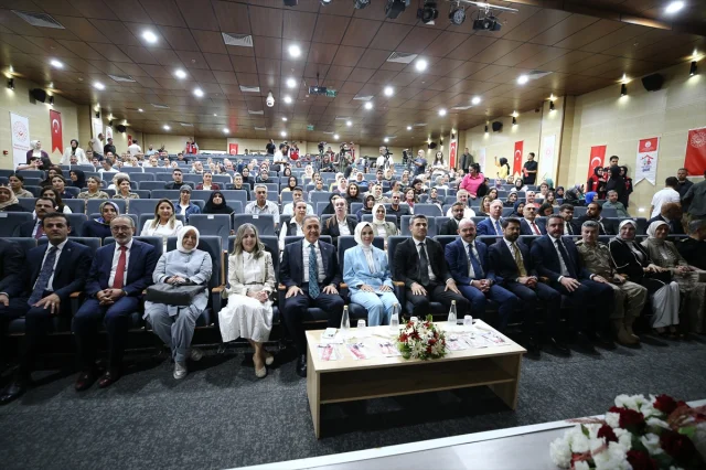 Bakan Göktaş Bingöl'de Koruyucu Aile Modelini Güçlendirdi