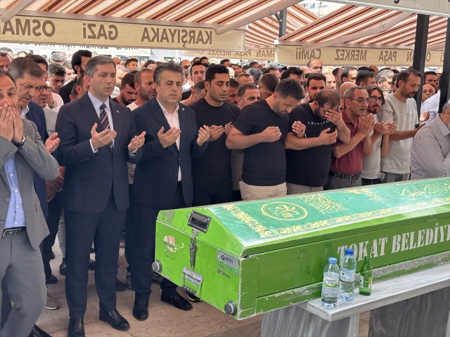 Tokat'ta Trafik Kazasında Hayatını Kaybeden Albay Çifti Son Yolculuğuna Uğurlandı