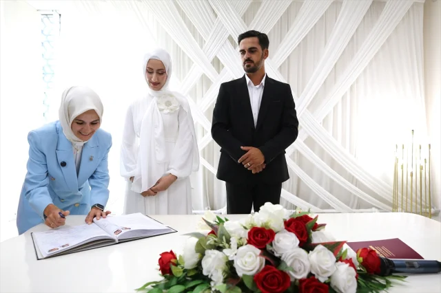 Bingöl'de Genç Çiftin Nikah Törenine Bakan Katılımı