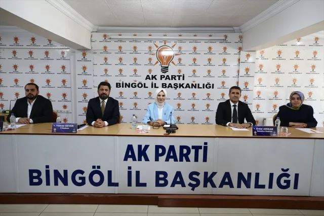 Bingöl'de Genç Çiftin Nikah Törenine Bakan Katılımı
