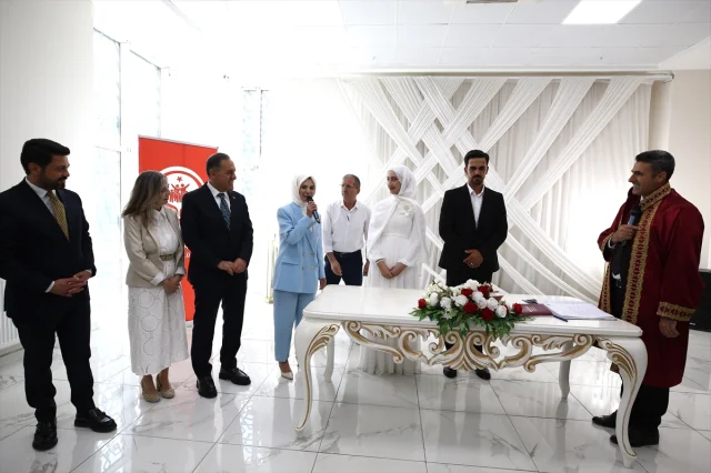 Bingöl'de Genç Çiftin Nikah Törenine Bakan Katılımı