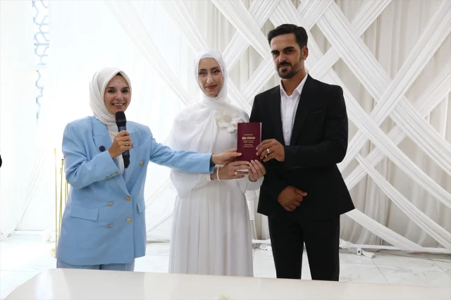 Bingöl'de Genç Çiftin Nikah Törenine Bakan Katılımı