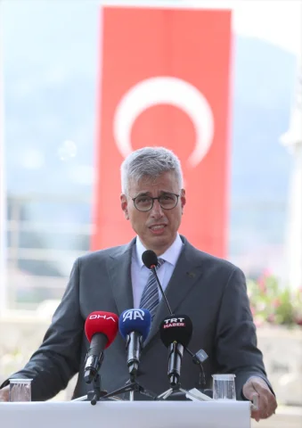 Sağlık Bakanı Memişoğlu'nun Rize Ziyaretinde Duygusal Anlar