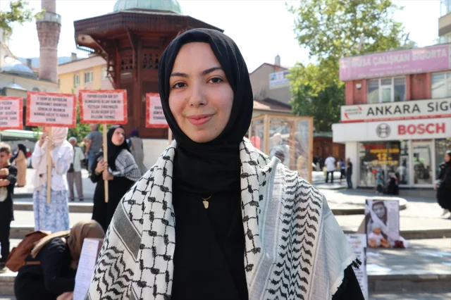 Bursa'da İmam Hatip Öğrencileri Gazze İçin Sessiz Etkinlik Düzenledi