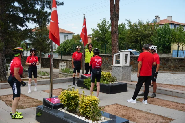 Çorum'da Bisikletseverlerden Şehit Aybüke Öğretmene Anlamlı Ziyaret
