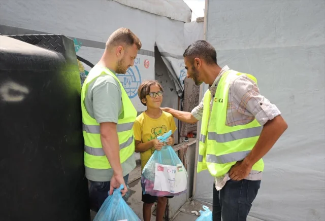 TİKA Filistin'de Umuda Köprü Oluyor: Gazze'ye Gıda Desteği