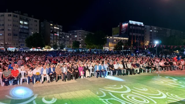 Polis Akademisi Armoni Orkestrası Kırşehir'de Neşet Ertaş'ı Türküleriyle Andı