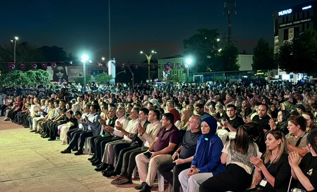 Polis Akademisi Armoni Orkestrası Kırşehir'de Neşet Ertaş'ı Türküleriyle Andı
