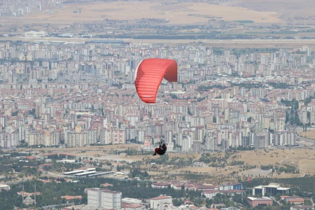 Türkiye Yamaç Paraşütü Şampiyonası Kayseri'nin Gözdesi Oldu