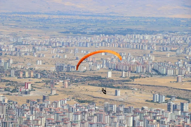 Türkiye Yamaç Paraşütü Şampiyonası Kayseri'nin Gözdesi Oldu