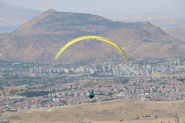Türkiye Yamaç Paraşütü Şampiyonası Kayseri'nin Gözdesi Oldu