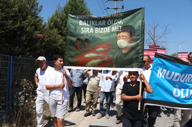 Sakarya'da Çevreciler Fabrika Atıklarına Karşı Seslerini Yükseltmeye Devam Ediyor